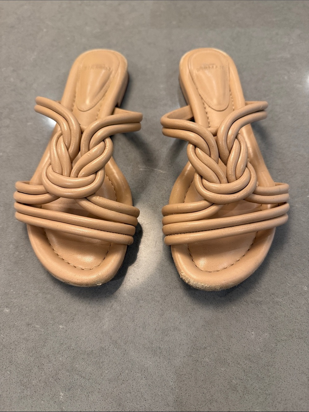 Alexandre Birman Vicky flat sandals